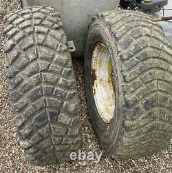 4 Large off road Land Rover wheels and Tyres 265/75/16