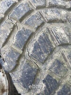 4 Large off road Land Rover wheels and Tyres 265/75/16
