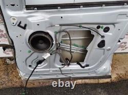 LAND ROVER FREELANDER 2 06-14 o/s off driver right front door silver
