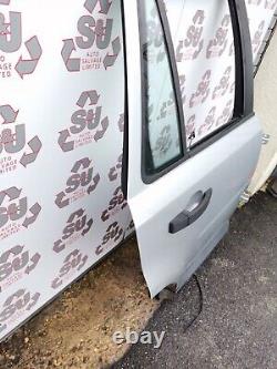 LAND ROVER FREELANDER 2 06-14 o/s off driver right rear door silver