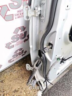 LAND ROVER FREELANDER 2 06-14 o/s off driver right rear door silver