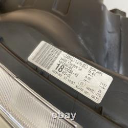 Land Rover Discovery headlight Xenon XBC500102 right off side LR3 2006