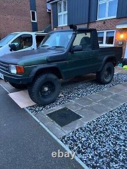 Land Rover Discovery off road truck