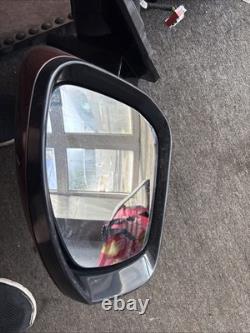 N/s/f Door Mirror Off A Landrover Discovery 2016