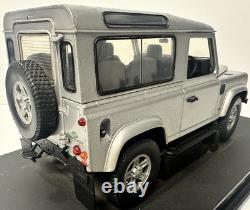 118 LAND ROVER Defender 90 SWB 1/18 4x4 Tout Terrain Jeep