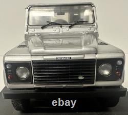 118 LAND ROVER Defender 90 SWB 1/18 4x4 Tout Terrain Jeep