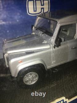 118 Land Rover Defender 90 Silver 1/18 4x4 Voiture Hors Route / Jeep