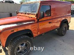 Land Rover Defender 110 Commercial TD5 Utilitaire 4x4 Tout-Terrain Orange 2001