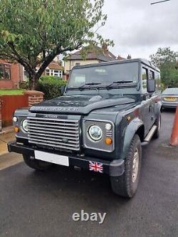 Land Rover Defender 110 double cab - Traduction: Land Rover Defender 110 double cabine