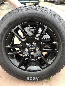 Land Rover Defender 2021 Black Gloss Alliages X5 Goodyear Wrangler Hors Roue Pneumatiques