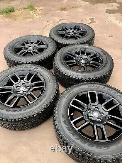 Land Rover Defender 2021 Black Gloss Alliages X5 Goodyear Wrangler Hors Roue Pneumatiques