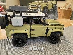Lego Technic 42110 Land Rover Defender Off Road 4x4 Construit Avec La Boîte Manuelle Et