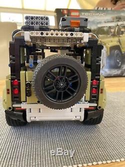 Lego Technic 42110 Land Rover Defender Off Road 4x4 Construit Avec La Boîte Manuelle Et