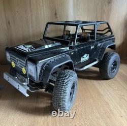 Voiture RC tout terrain Land Rover Axial Tamiya personnalisée jamais utilisée
