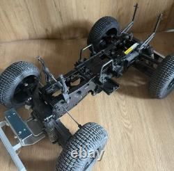 Voiture RC tout terrain Land Rover Axial Tamiya personnalisée jamais utilisée