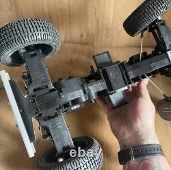 Voiture RC tout terrain Land Rover Axial Tamiya personnalisée jamais utilisée